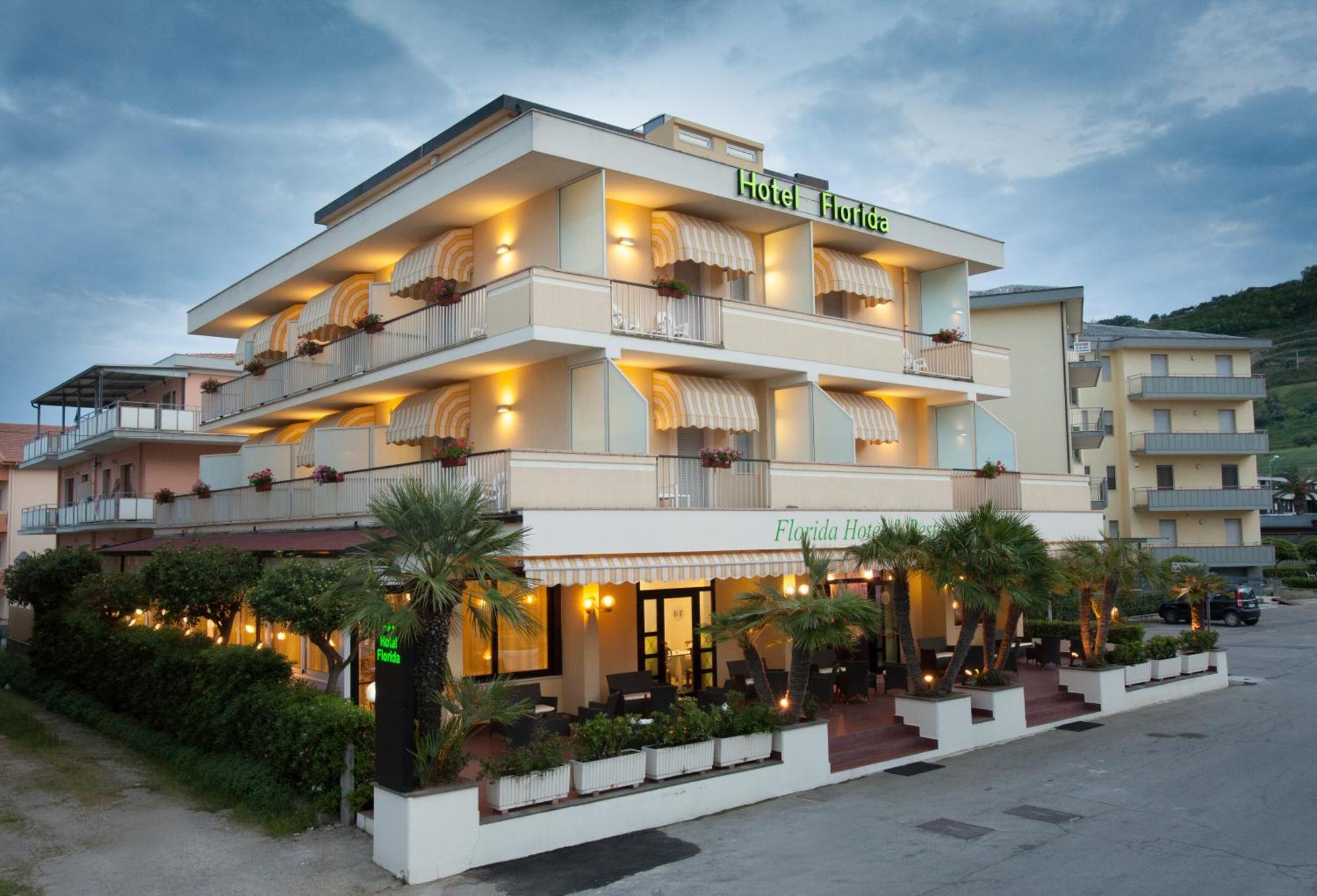 Hotel Florida Silvi Marina Exterior foto